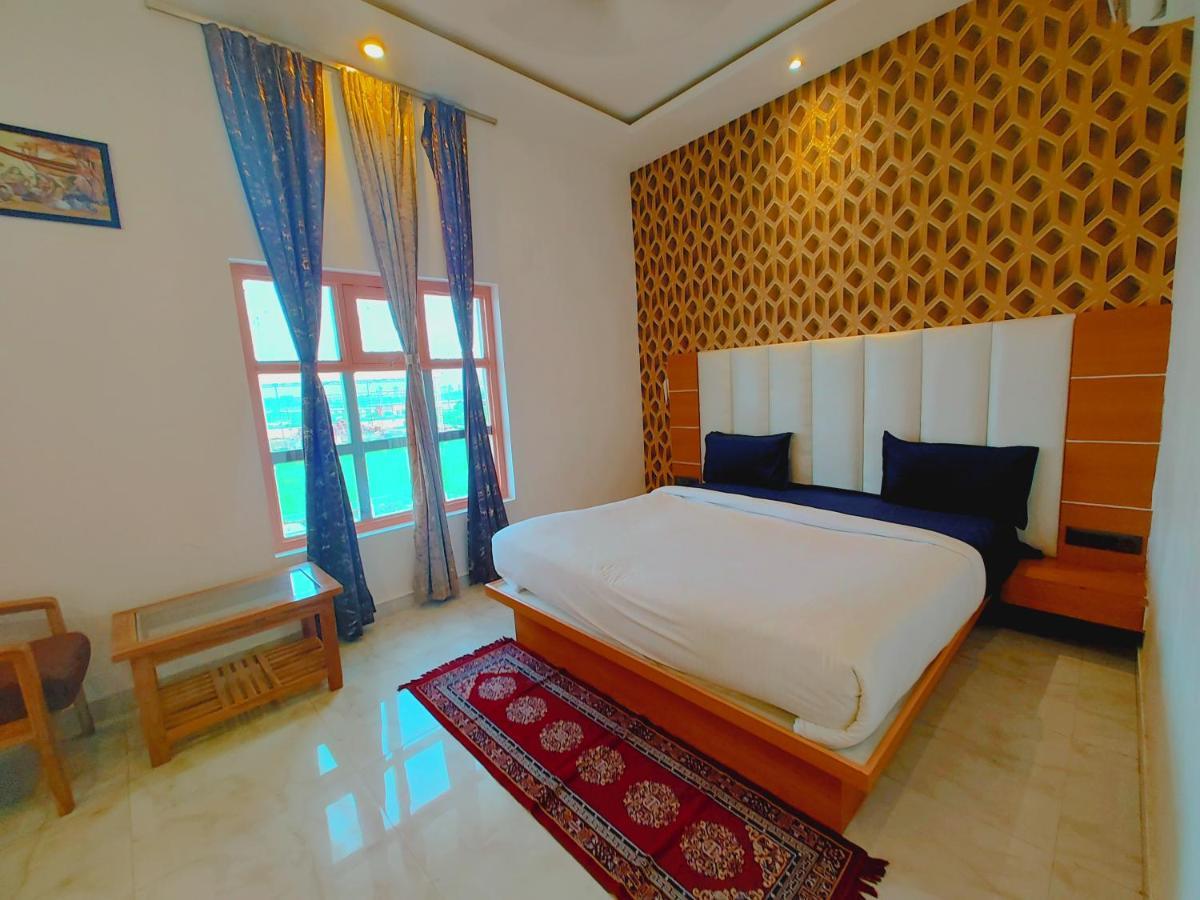 Avadh Sunshine Palace Hotel And Resort Ayodhya 外观 照片