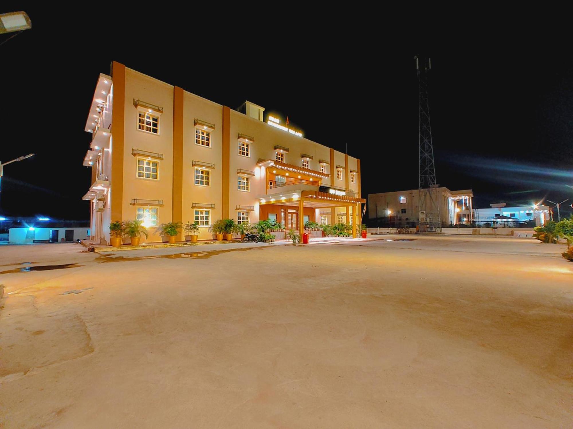 Avadh Sunshine Palace Hotel And Resort Ayodhya 外观 照片