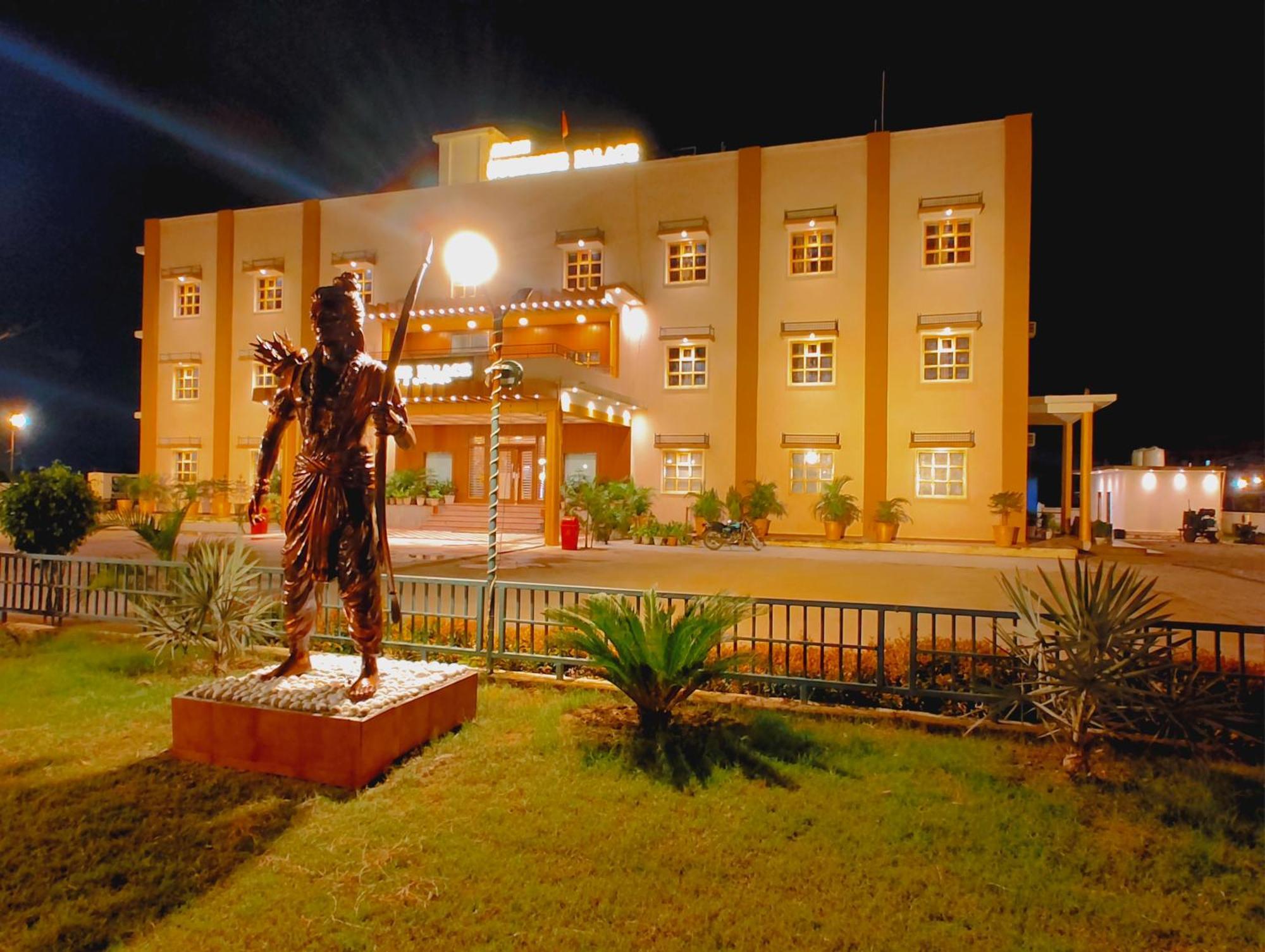 Avadh Sunshine Palace Hotel And Resort Ayodhya 外观 照片