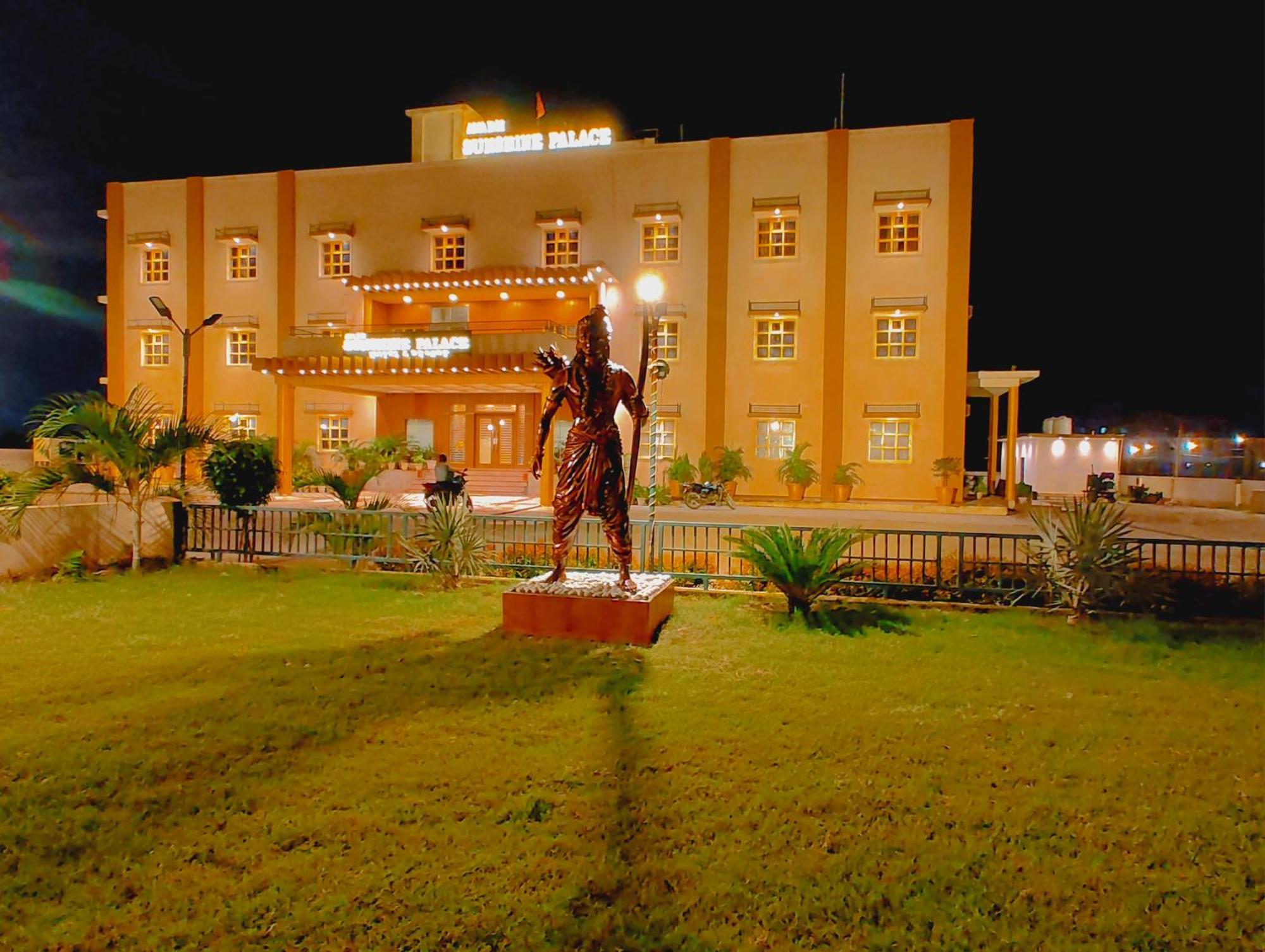 Avadh Sunshine Palace Hotel And Resort Ayodhya 外观 照片