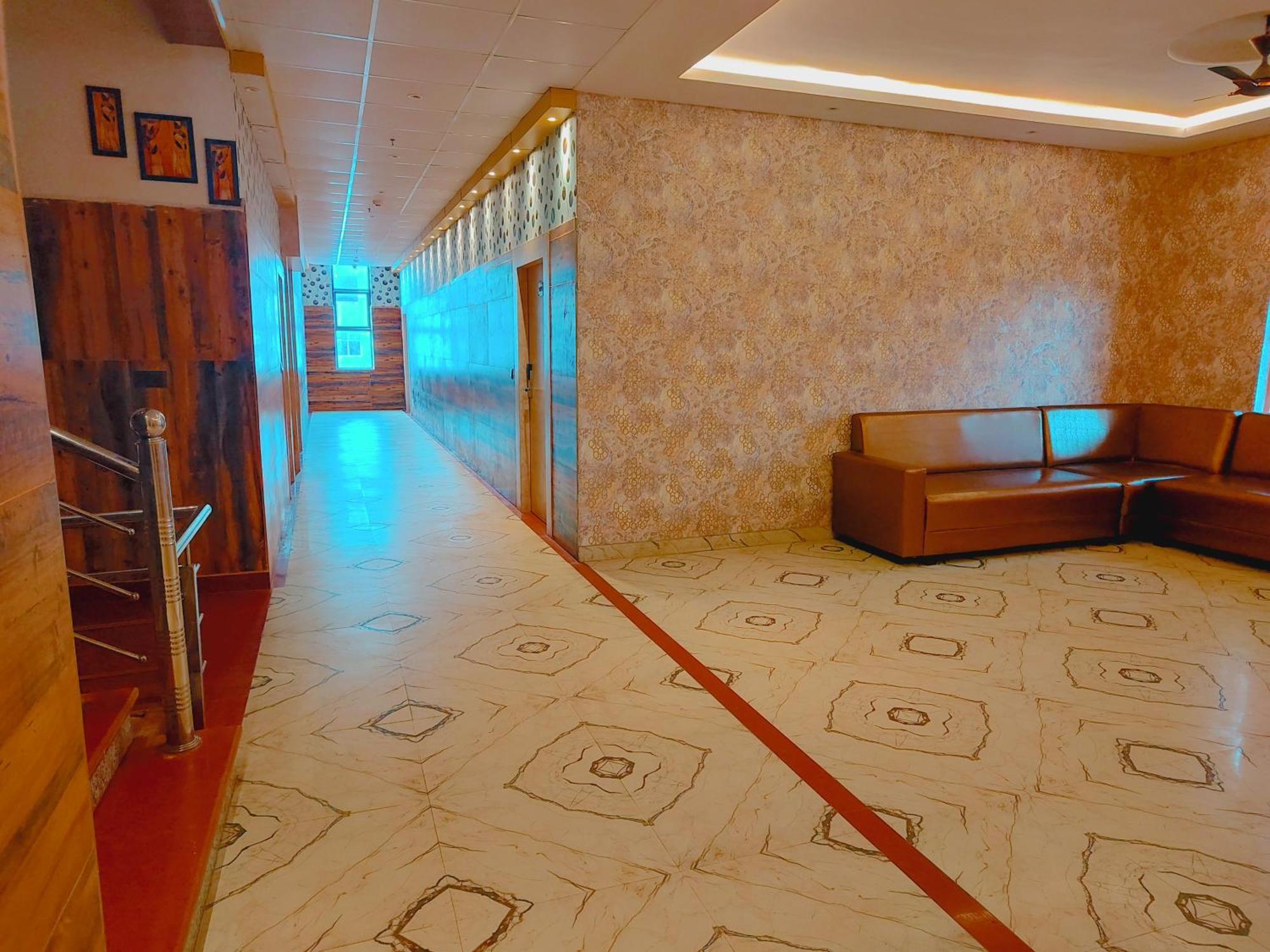 Avadh Sunshine Palace Hotel And Resort Ayodhya 外观 照片