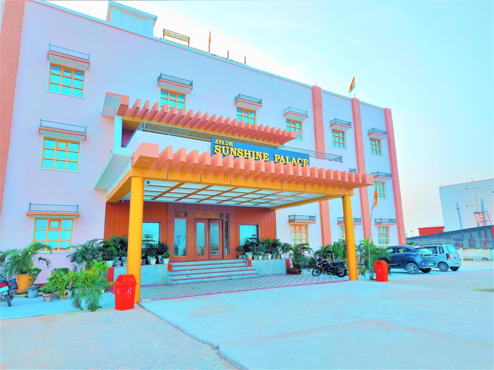 Avadh Sunshine Palace Hotel And Resort Ayodhya 外观 照片