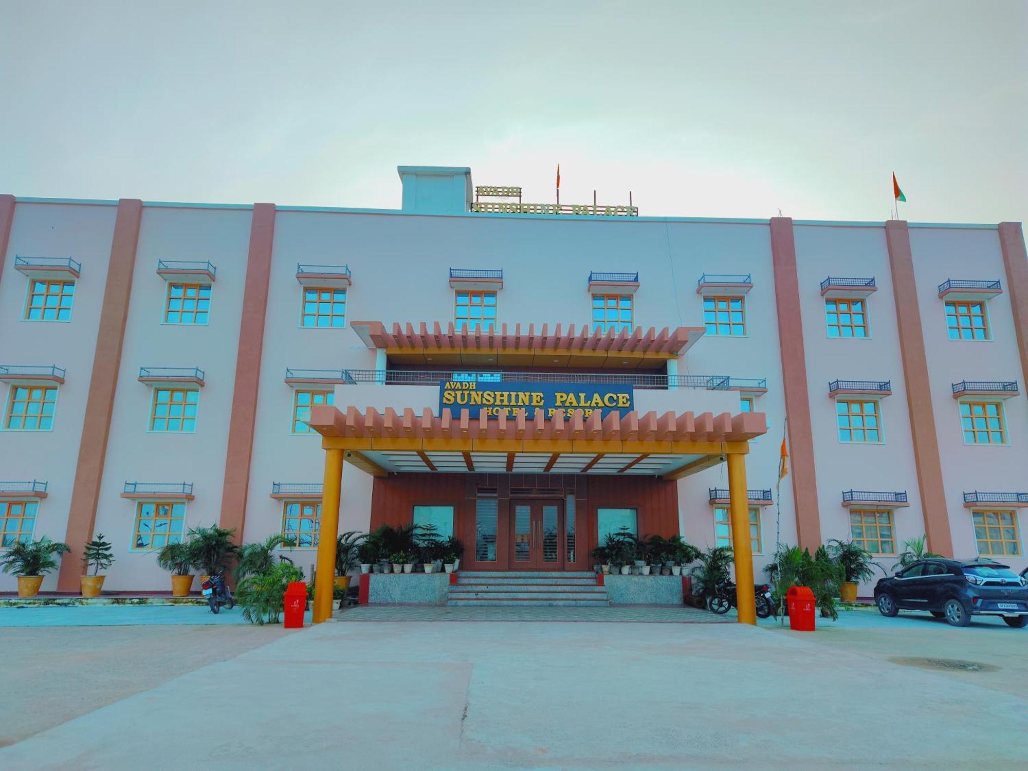 Avadh Sunshine Palace Hotel And Resort Ayodhya 外观 照片