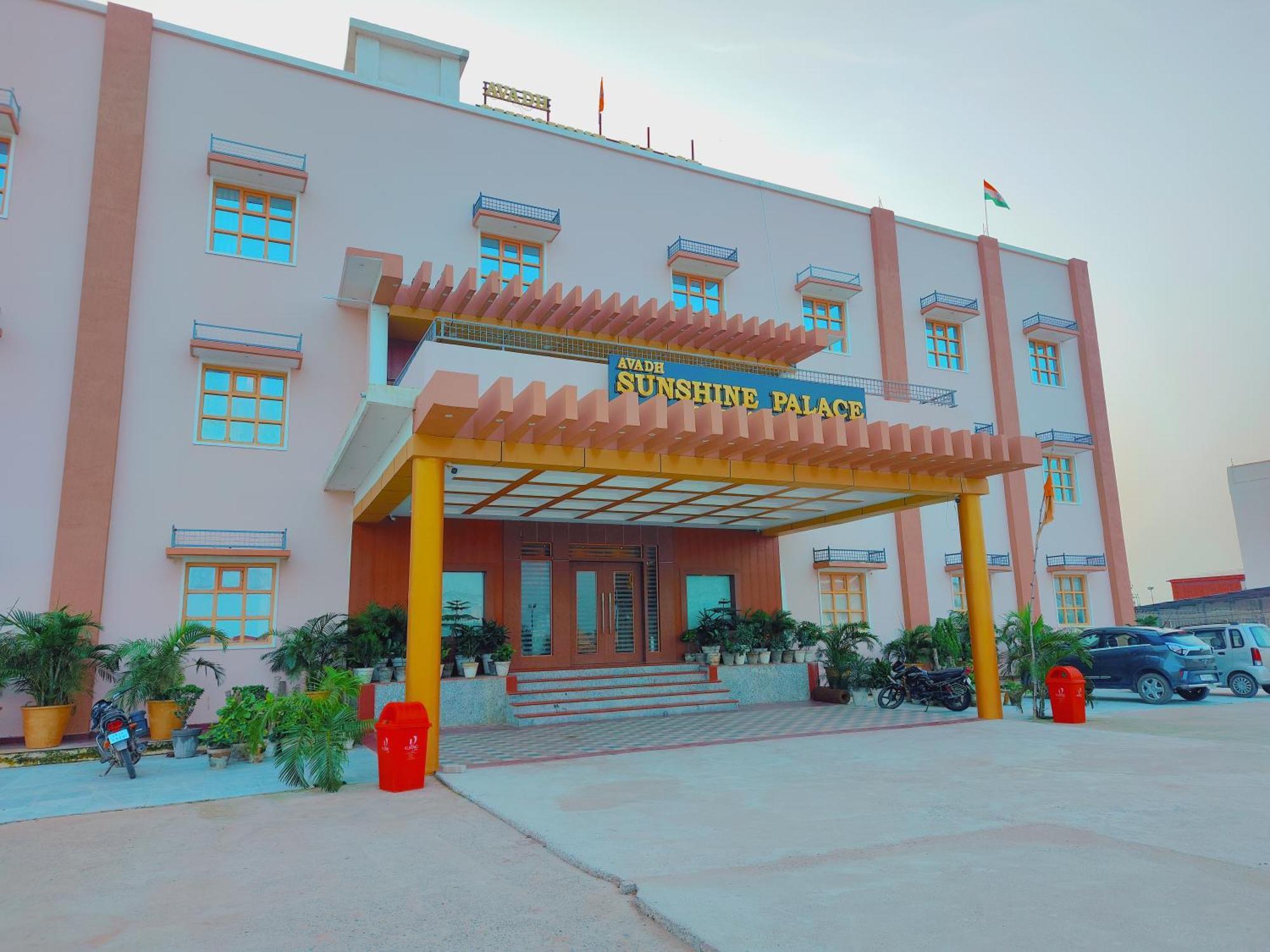Avadh Sunshine Palace Hotel And Resort Ayodhya 外观 照片