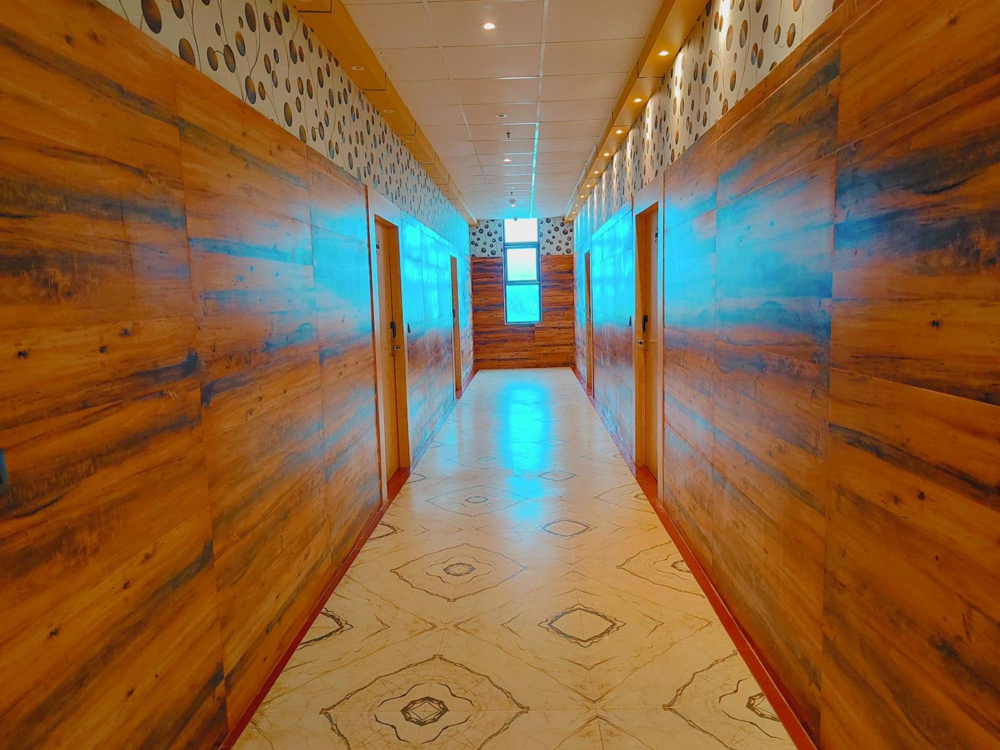 Avadh Sunshine Palace Hotel And Resort Ayodhya 外观 照片