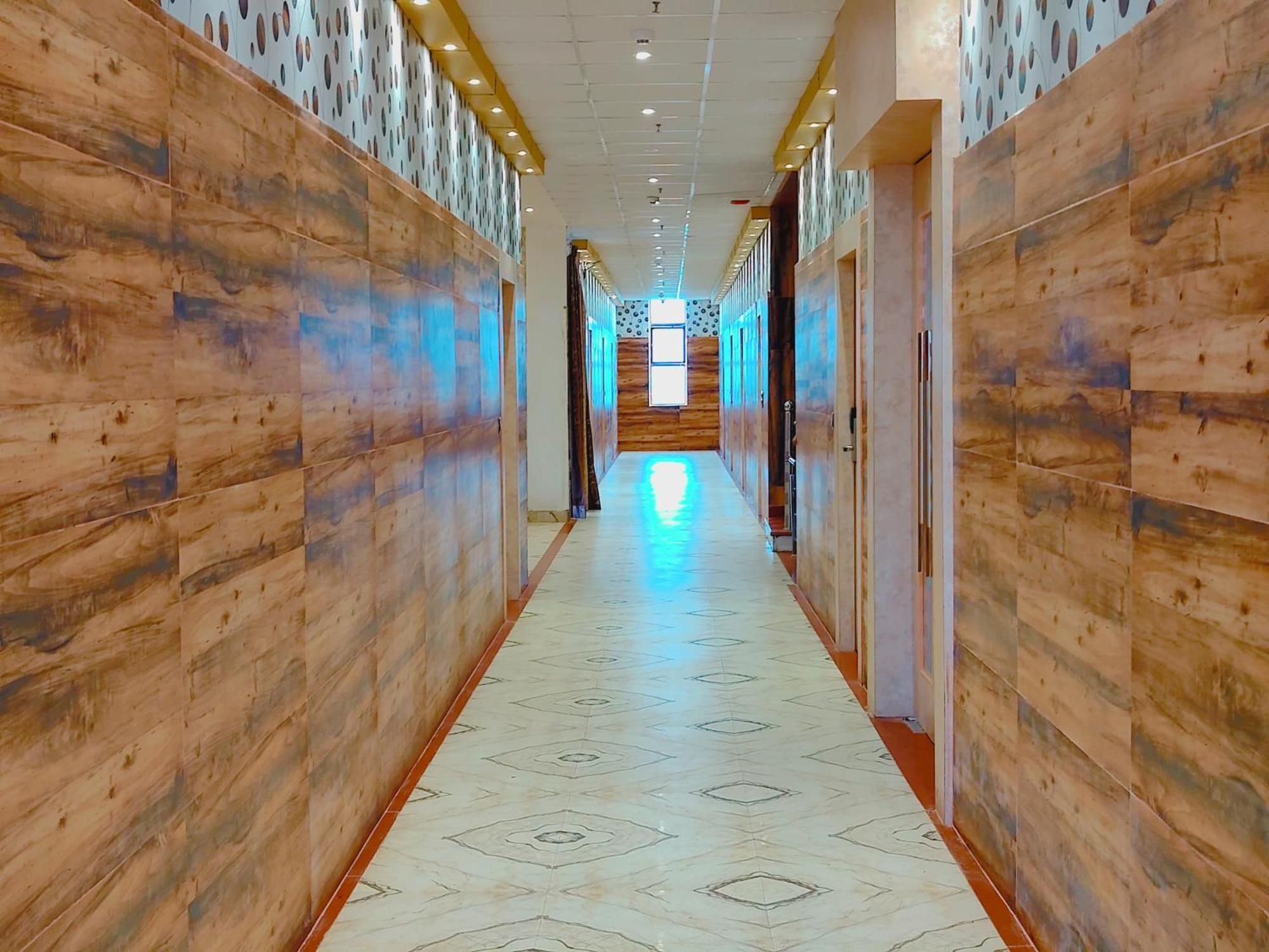 Avadh Sunshine Palace Hotel And Resort Ayodhya 外观 照片